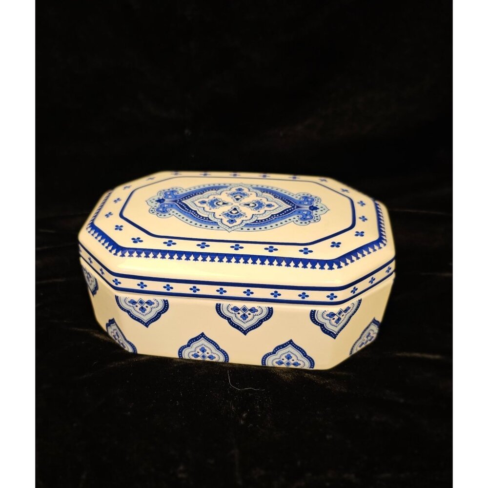 Vera Bradley Audrey & Judith Ceramic Trinket Box With Blue Floral Design
